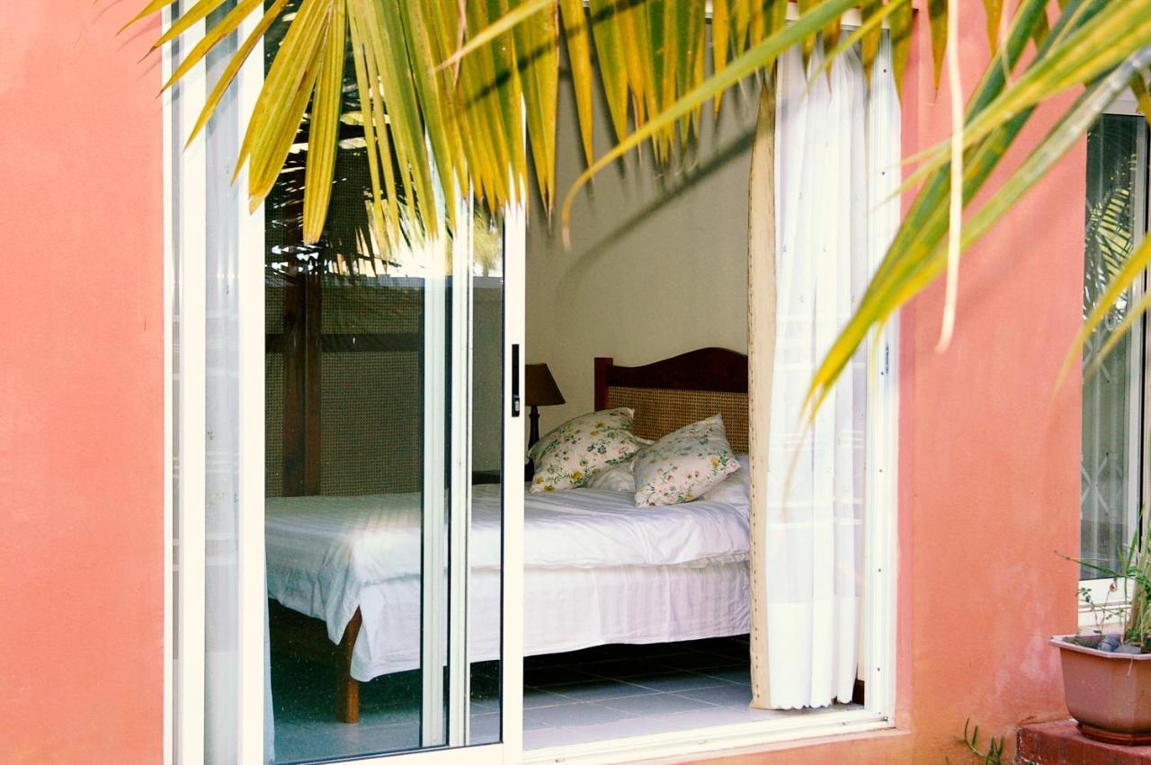 Lovely Beachfront Boutique Apartment Flic-en-Flacq Exterior foto